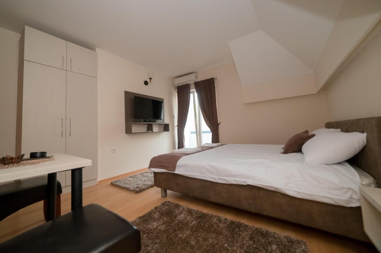 Duga Apartmani Kragujevac Luaran gambar