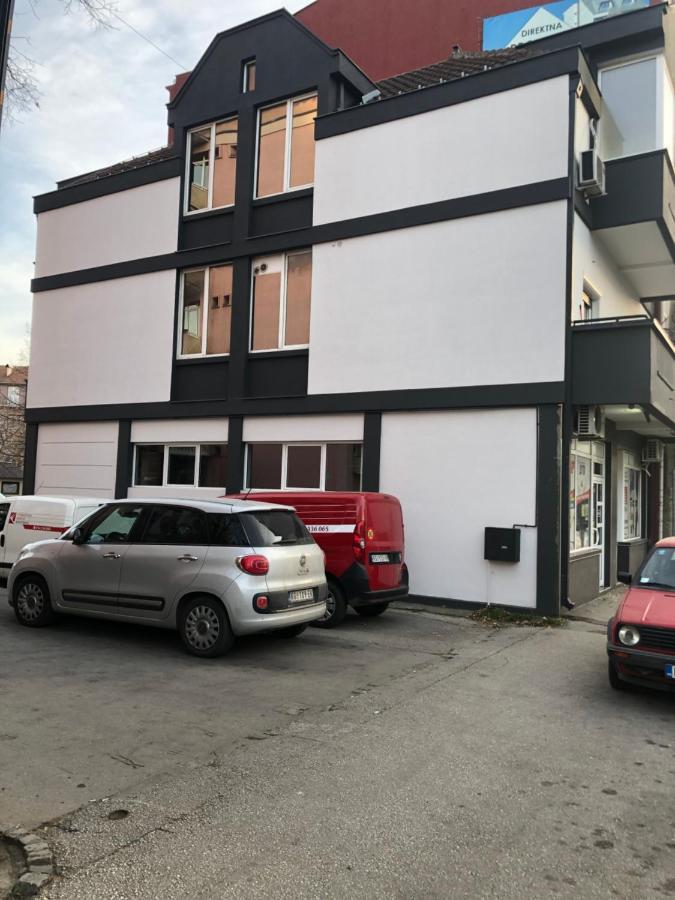 Duga Apartmani Kragujevac Luaran gambar